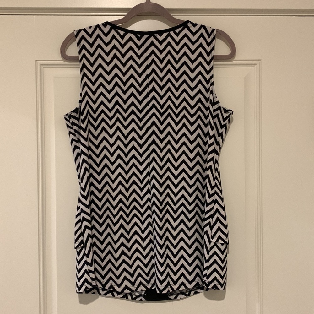 Susan Lawrence Sleeveless Blouse - Picture 6 of 6